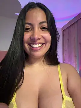 Nina_Belle live