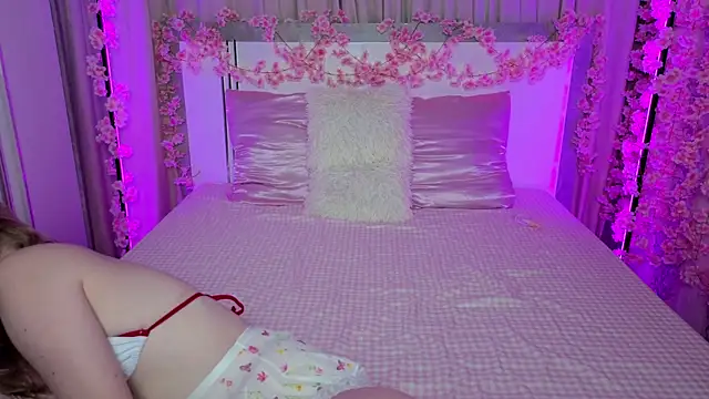 LilyStarlight live