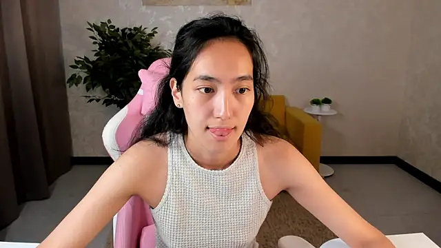 FlirtyAura live