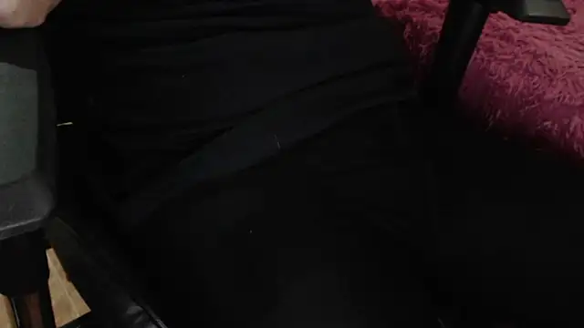 OldManAndGirlishLady live