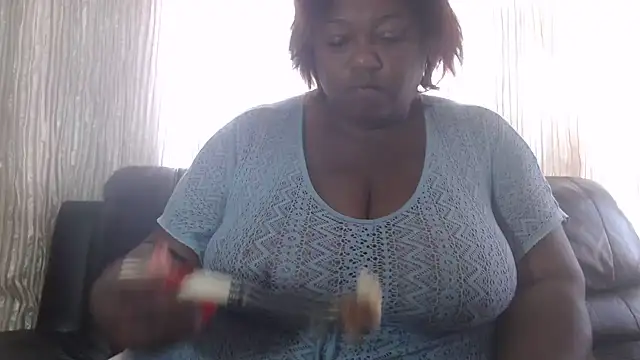 MATUREBUSSTY live
