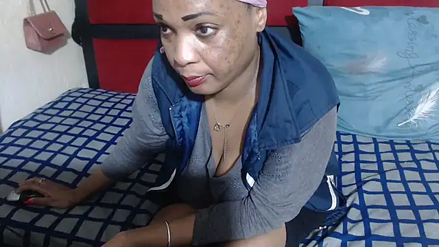 MaximTease24 live