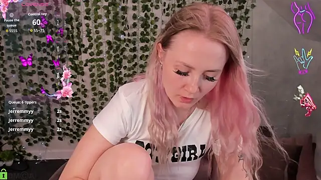 Jooyce_Howward live