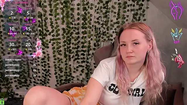 Jooyce_Howward live