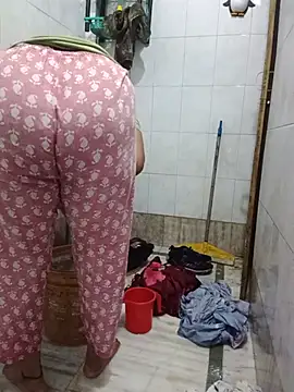 EeshaQueen live