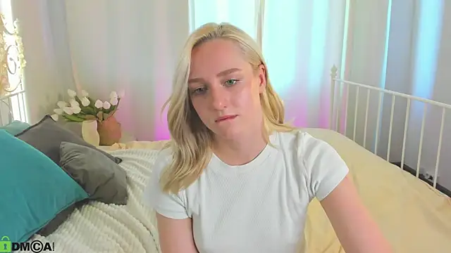 Chloe-Deccer live
