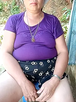 NyloveSquirt live