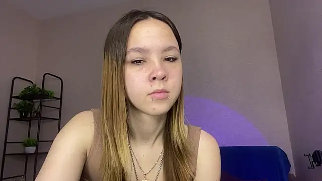 MirandaHolms live
