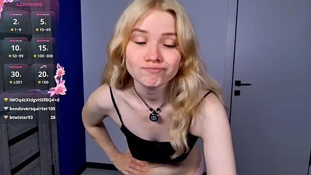 ChloeWells live