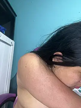 April_Becker live