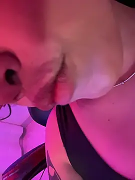 ZahaRoseee profile