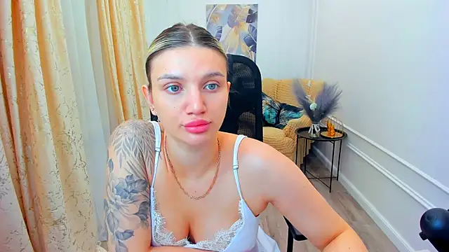 SelenaeMoore live