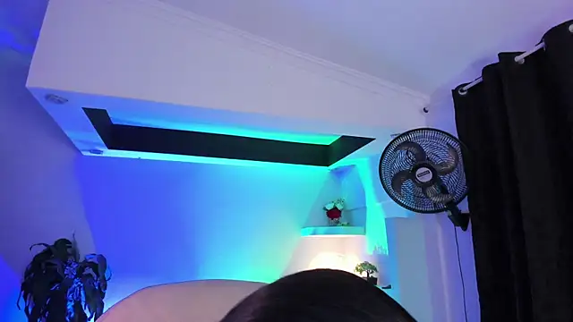 TifanyWhite_ live