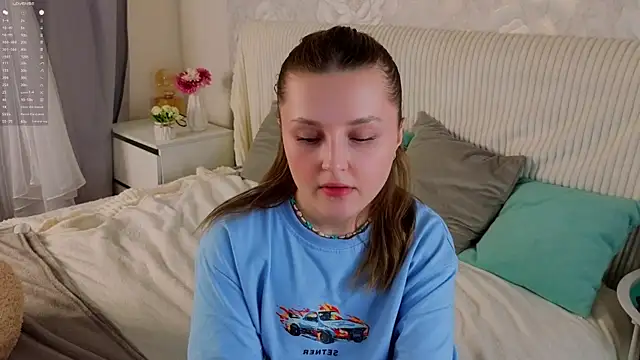 LorriMonz live