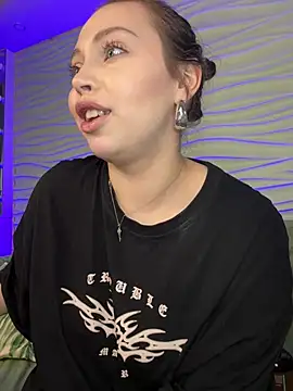 _CarlaDoll live