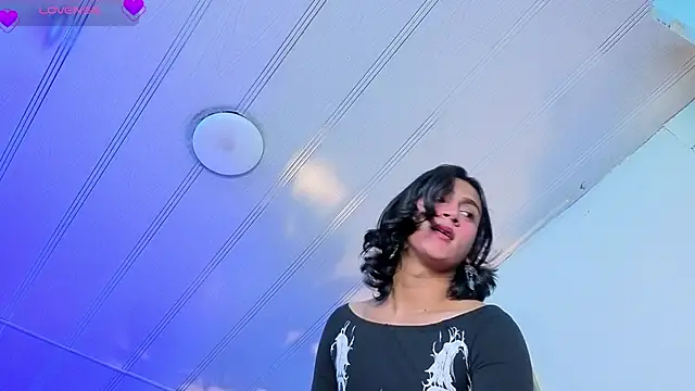 Zoee_Kiss_ live