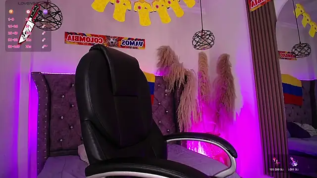 Amara_Davis1 live