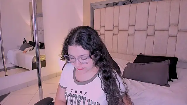 LilithBloom7 live