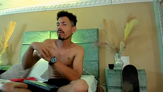NoaahTylor live
