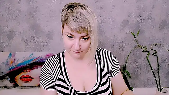 Djullia live
