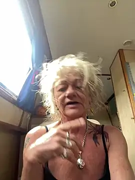 ladyboatlady live