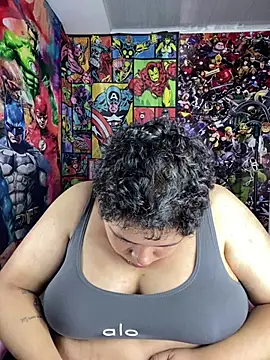 Hailey_Curvy live