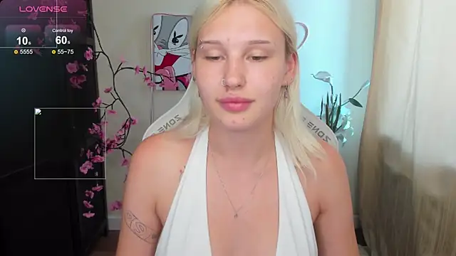 EvelinaLuu live