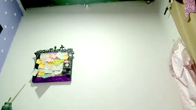 PetiteIvoryQueen19 live