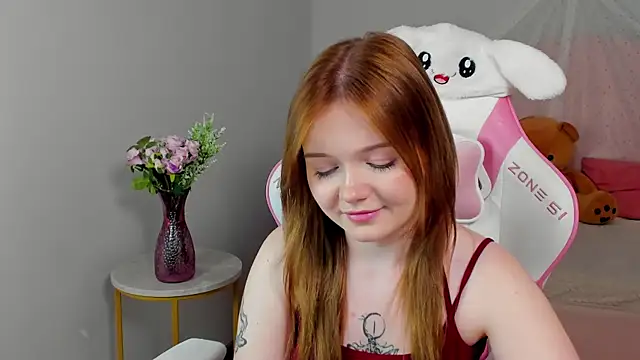 ElinaVale live