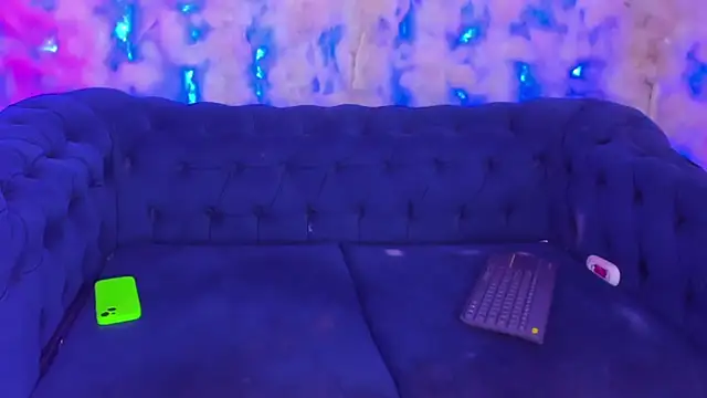 Miss_Isa_ live