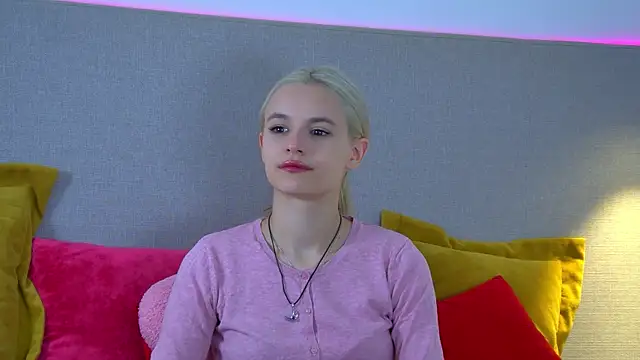 LeaLamour live