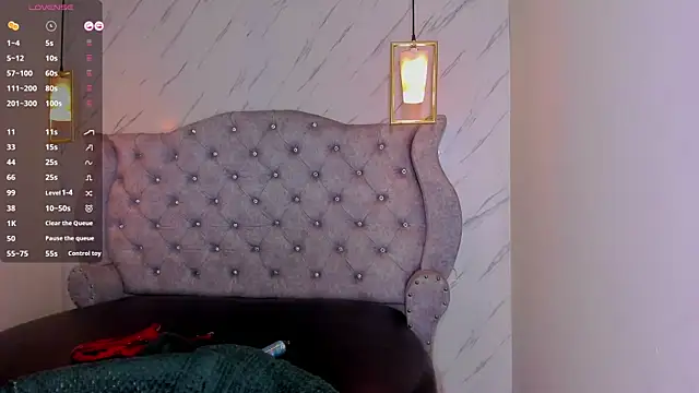 Alice_Laurentt live