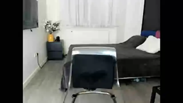 KimBeee live