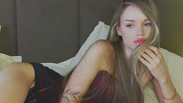 MarilynNova live