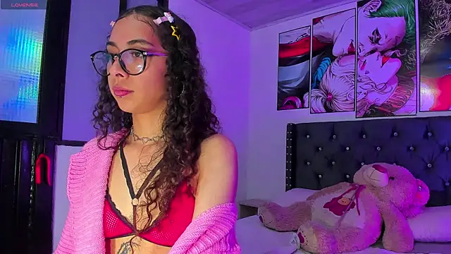Sarah_Moon1 live