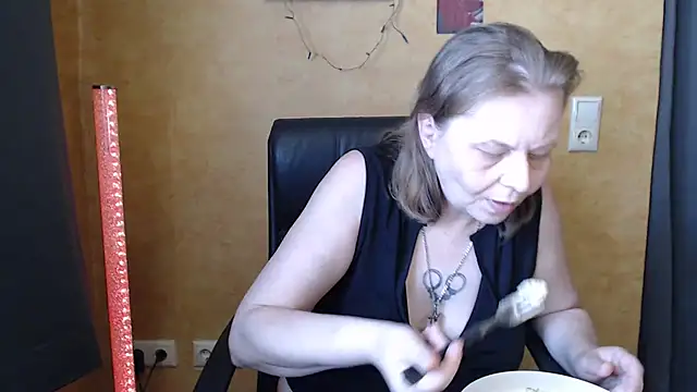 SweetPhoenix76 live