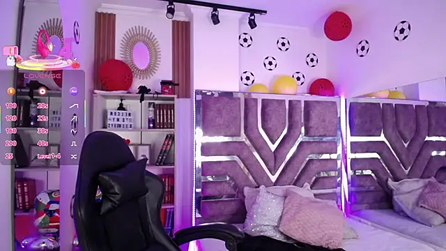 Eva__Walker live
