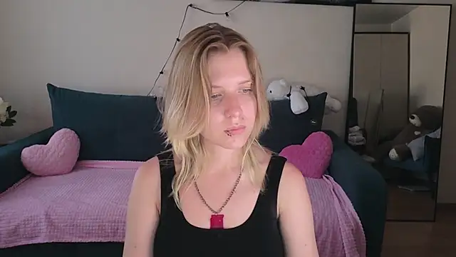 Viki_Charm live