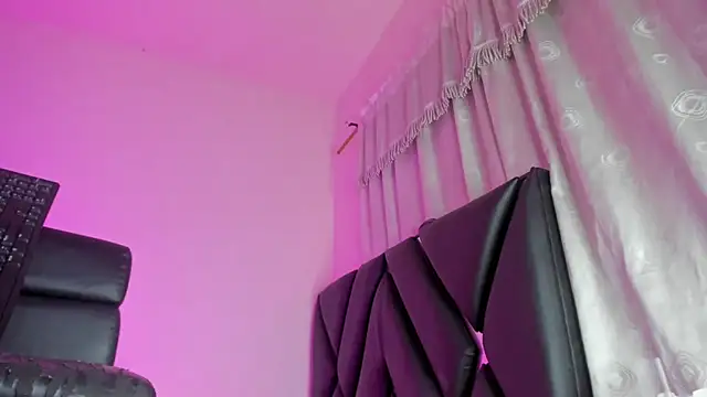 stephany_doll_ live