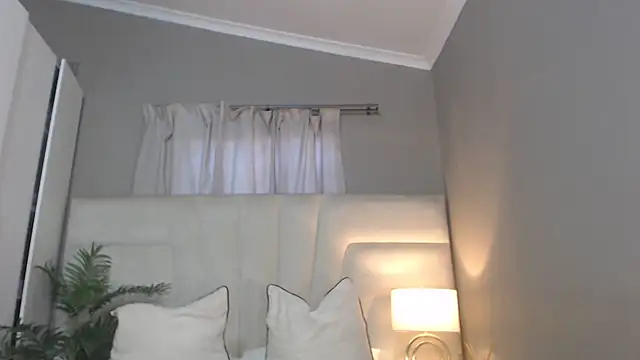 naughtyblackdolie live