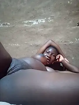 CUTE-LEYLAH live