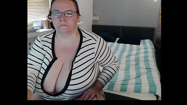 Sweetboobs live