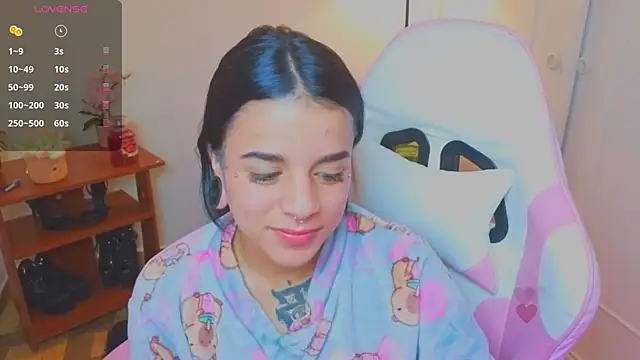 Nicole_Foxx_ live