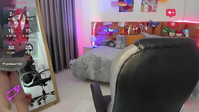 Catti_Brie live