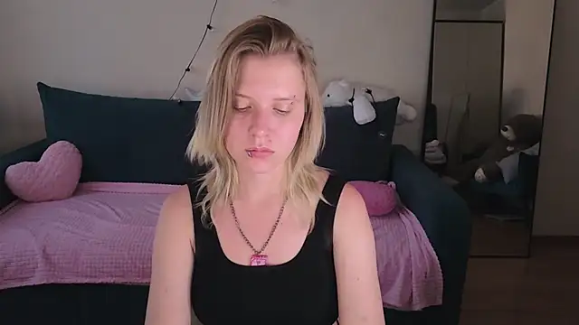 Viki_Charm live