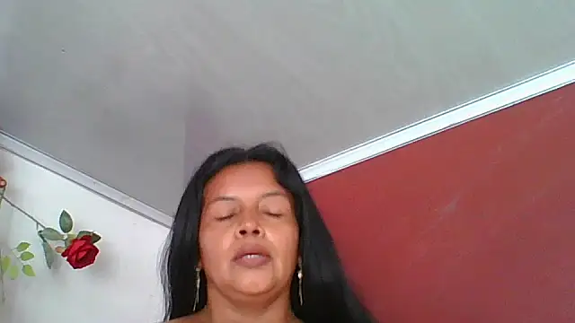 DianaOchoa_ live