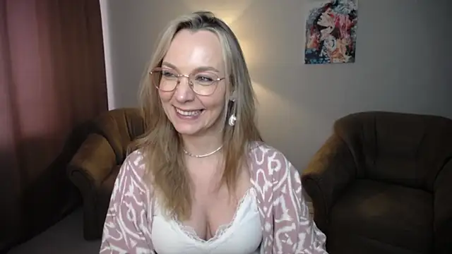 Ava_Elior live