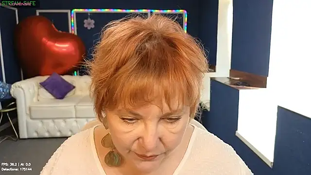 Kira_Kenett live