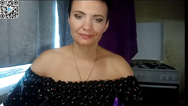 HotMamaQueen234 live