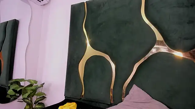 Mila_petiteasm live